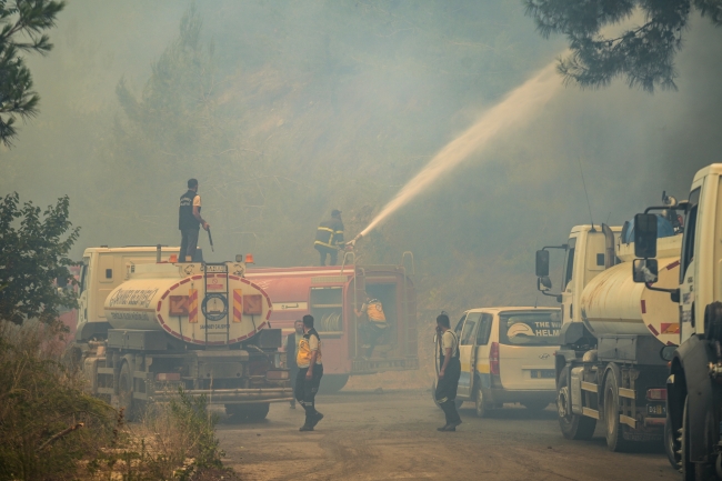 حرائق سورية تهدد اللاذقية وتستنزف فرق الإطفاء