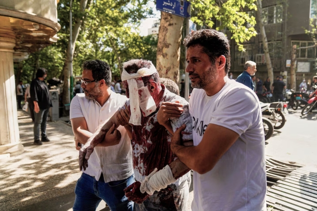 وزير الصحة الإيراني: 700 مدني استشهدوا إثر العدوان الصهيوني