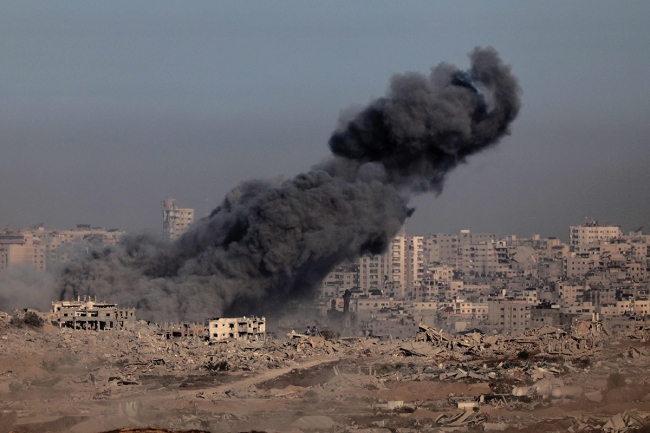 ضحايا في غارة للاحتلال على كنيسة العائلة المقدسة بغزة