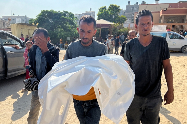 استشهاد 25 فلسطينياً وإصابة 70 آخرين برصاص الاحتلال قرب مركز مساعدات بغزة