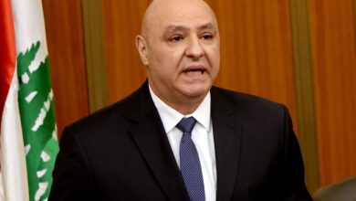 الرئيس اللبناني يؤكد على سحب سلاح حزب الله وتسليمه الى الجيش