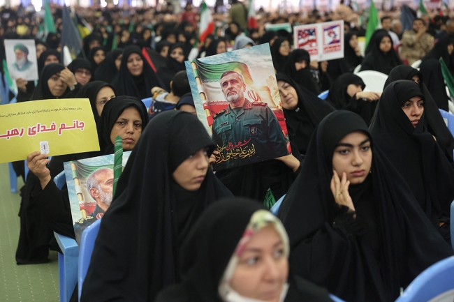 إيران تعلن القبض على 20 مشتبهاً بأنهم عملاء للموساد