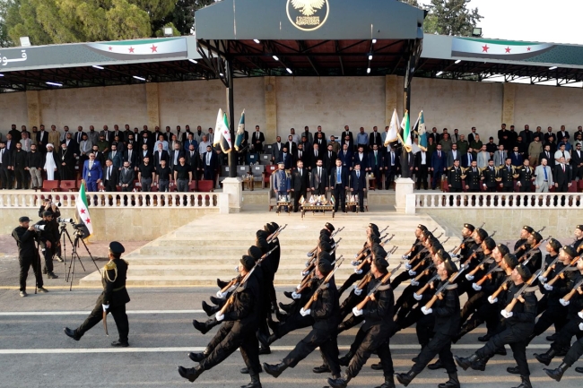 اجتماع ثلاثي بالأردن لإعادة بناء سورية وتثبيت وقف النار