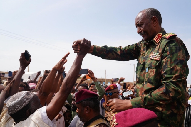 مسيّرات حميدتي تضرب وسط السودان وكيكل يدعم الجيش بالفاشر وكردفان