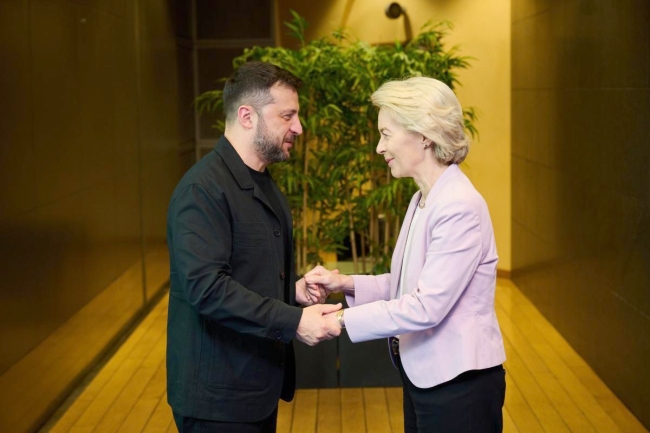 زيلينسكي يتحصن بقادة أوروبا لمواجهة ترامب وخططه وضمان عدم تكرار إذلاله