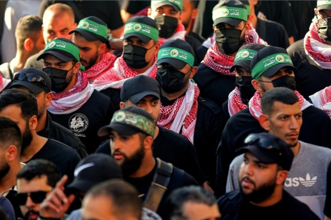 «الفصائل الفلسطينية» في لبنان تنفي نيتها تسليم السلاح