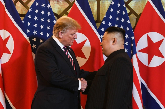 الرئيس الأميركي: «كيم» يود مقابلتي.. ونتطلع إلى مقابلته هذا العام