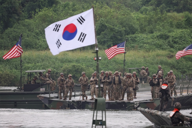 سيول لم تتلق طلباً حول ملكية القواعد الأميركية