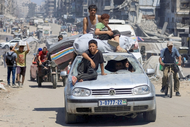 إسرائيل تتعمق في غزة وتخطو لضَمّ «الضفة»