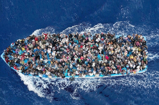 وفاة 69 شخصاً و100 مفقود إثر غرق قارب مهاجرين قبالة سواحل نواكشوط