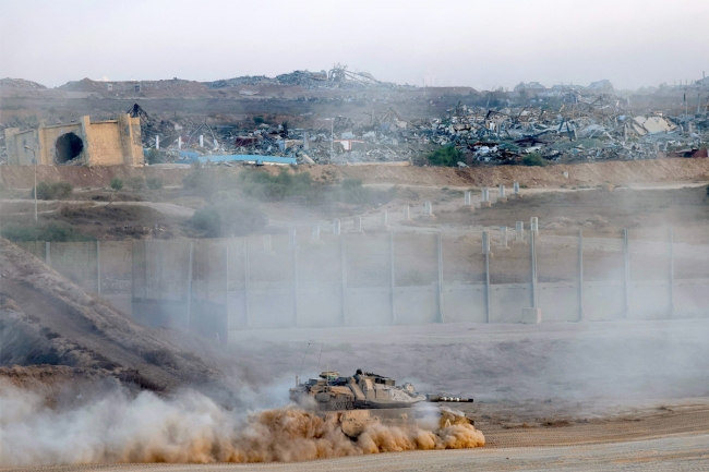 غزة مُطوقة… ودعوة إسرائيلية إلى ضم 82% من الضفة