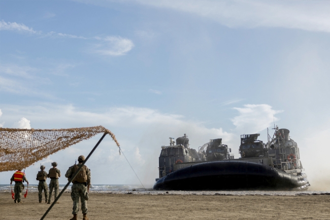 فنزويلا تحذّر من انتشار عسكري أميركي غير مسبوق في «الكاريبي»