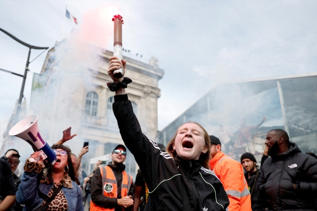 فرنسا تستقبل رئيس الوزراء الجديد بدورة احتجاجات