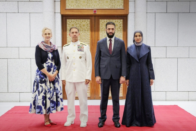 ​​​​​​​الشرع يبحث وقائد القيادة المركزية الأميركية آفاق التعاون السياسي والعسكري