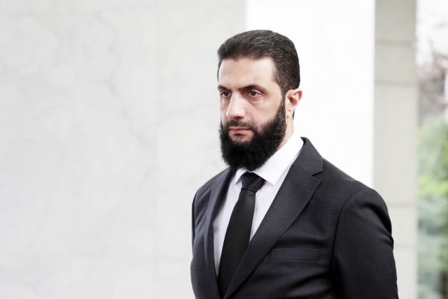 الشرع: لا نريد لسورية العيش على المساعدات أو القروض المُسيسة