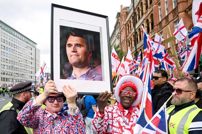 ترامب يرفض الدعوة للوحدة ويدعو لإعدام قاتل كيرك