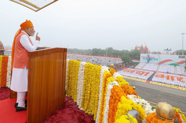 مودي يدعو لمقاطعة المنتجات الأميركية