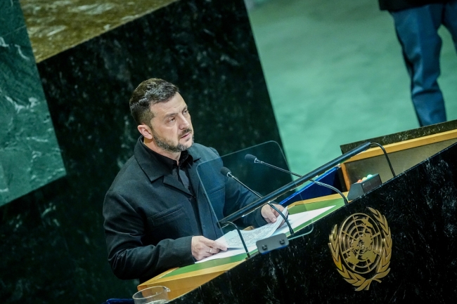 زيلينسكي: لا توجد ضمانات أمنية.. الأصدقاء والأسلحة فقط