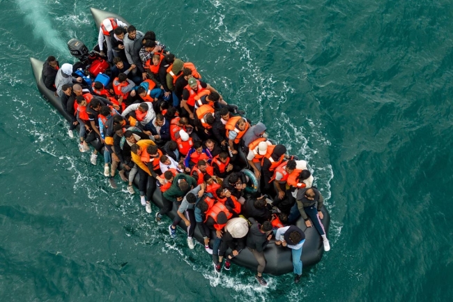 بريطانيا تفرض إجراءات جذرية على نظام اللجوء لمواجهة الهجرة غير الشرعية