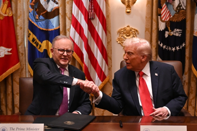 ترامب: سأزور الصين مطلع 2026.. وأتوقع التوصل لاتفاق عادل مع بكين