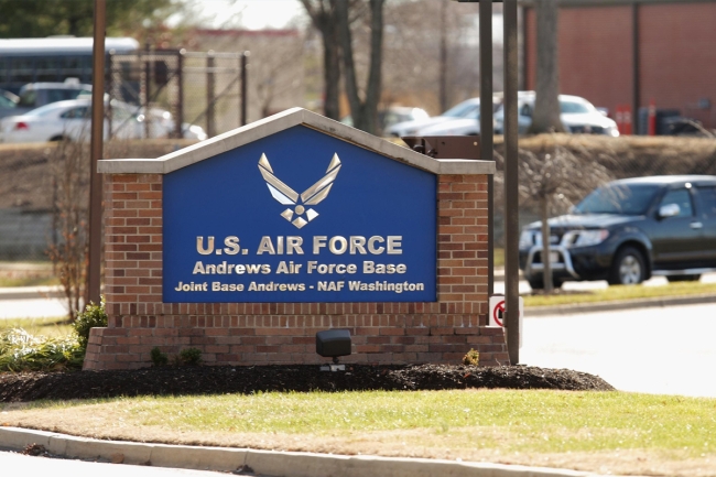 إصابات بأعراض مرضية إثر فتح «طرد مشبوه» في قاعدة عسكرية قرب واشنطن