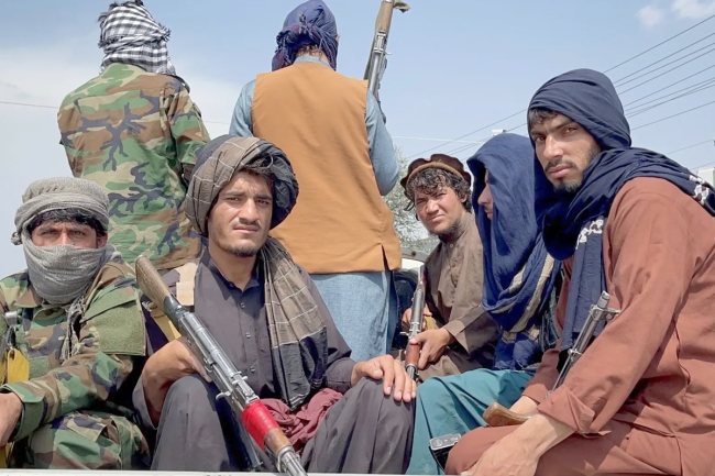 «طالبان» تحذّر باكستان من مصير موسكو وواشنطن