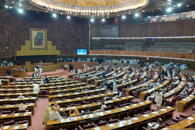 باكستان: حصانة مدى الحياة لقائد الجيش