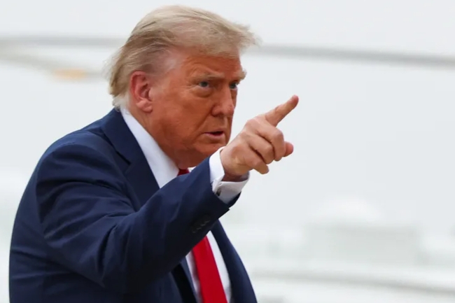 ترامب يعتزم مطالبة «بي بي سي» بخمسة مليارات دولار