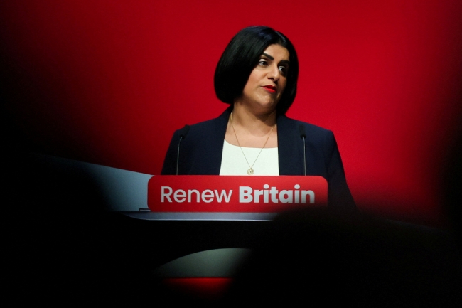 وزيرة الداخلية البريطانية تعلن عن «تغييرات شاملة» لنظام اللجوء