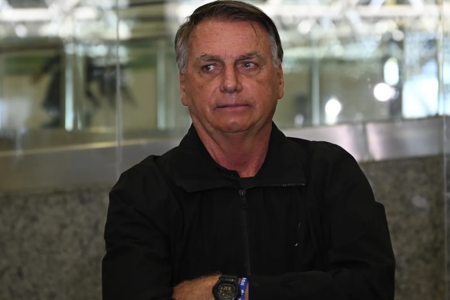 اعتقال الرئيس البرازيلي السابق بولسونارو لضمان النظام العام