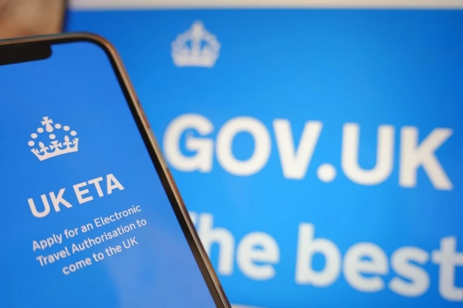 بريطانيا تبدأ تطبيق نظام «تصريح السفر الإلكتروني» فبراير المقبل ليشمل 85 جنسية
