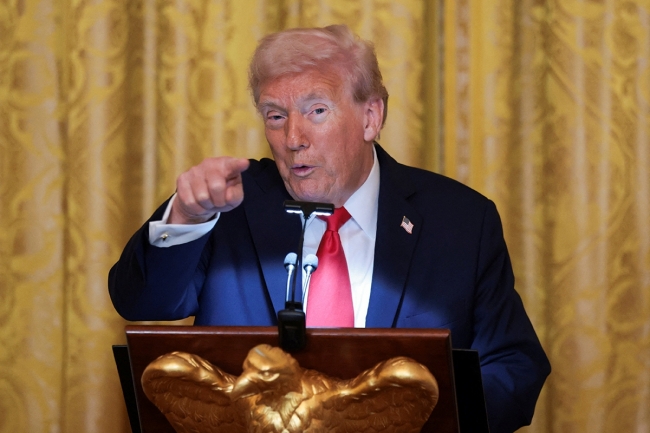 ترامب يعلن إغلاق المجال الجوي لفنزويلا