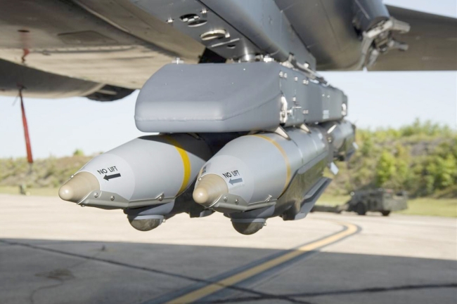 «حزب الله» زوّد إيران بصور وقطع من قنبلة GBU‑39B