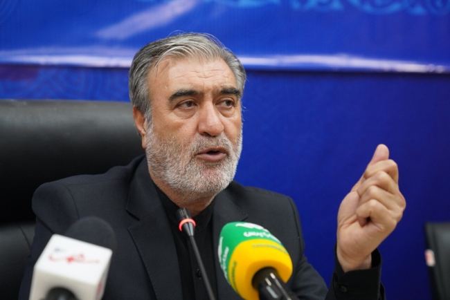 رئيس لجنة الأمن القومي بالبرلمان الإيراني: منح جائزة فيفا للسلام لترامب وصمة عار