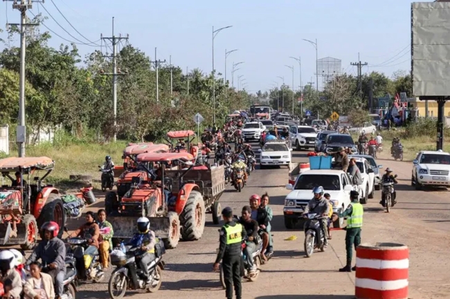 نصف مليون يفرون من مواجهات كمبوديا وتايلند