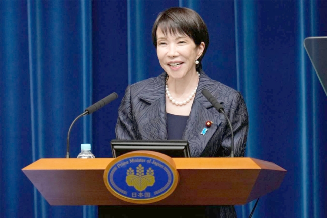 تاكايتشي تطلب مقابلة وترامب يرد بفتور