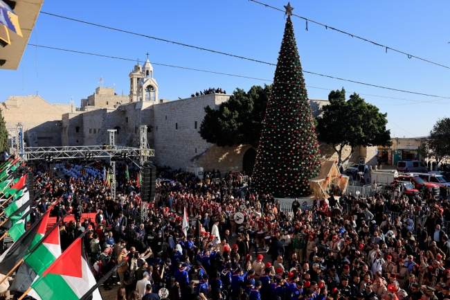 عباس يتصدى لحملة إساءة… ونتنياهو يتحضر لانهيار حكومته