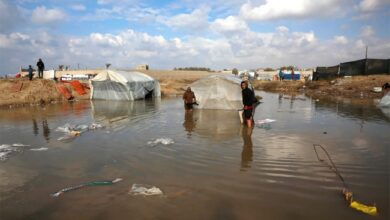 الأمطار تُغرق خيام النازحين في غزة