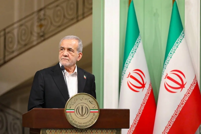 الرئيس الإيراني: العداء المستمر والعقوبات الأميركية اللاإنسانية وراء معاناة شعبنا