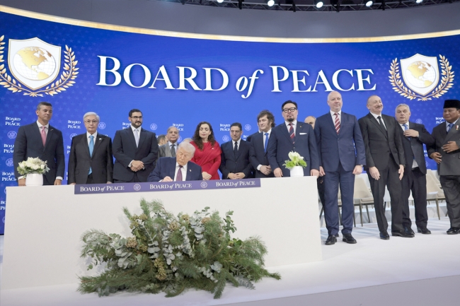 ترامب يطلق «مجلس السلام»: غزة أولاً ثم «حرائق العالم»