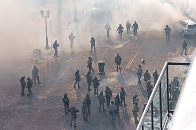 غضب ضد ترامب و«آيس» بعد مقتل متظاهر